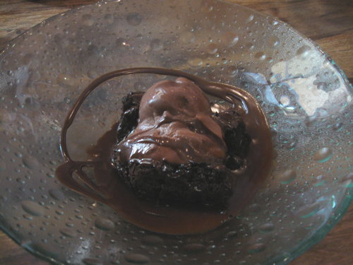 הרעלת שוקולד, גלידת שוקולד, גלידה, מוס שוקולד, בראוניז, מחניודה, ירושלים